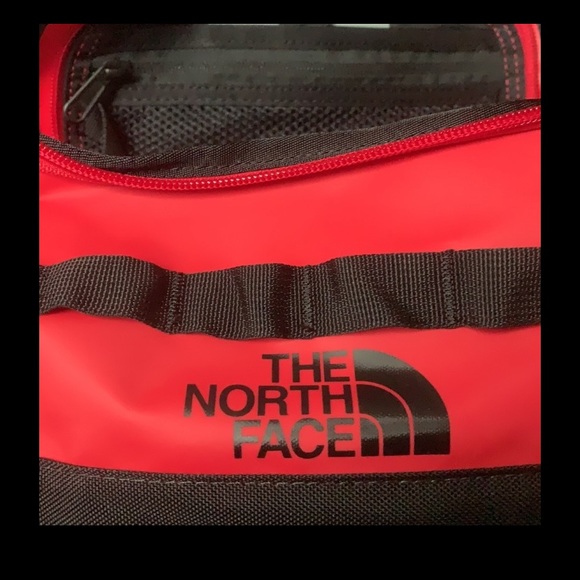 The North Face base camp travel canister New